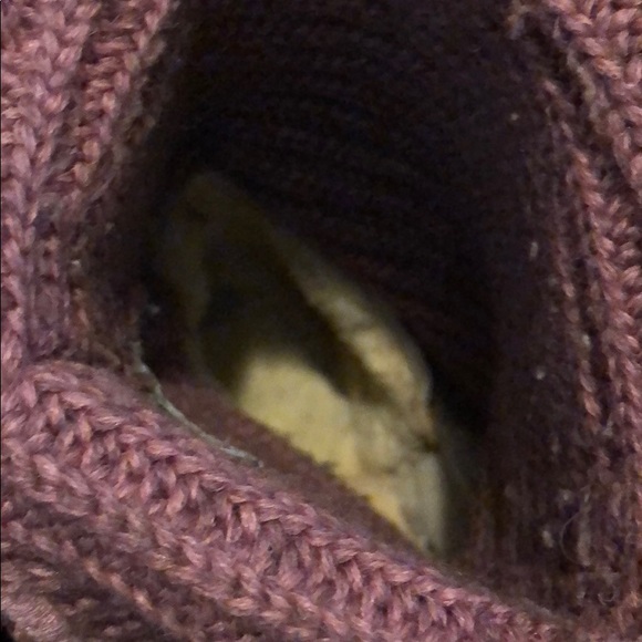 Pink knit Ugg’s - Picture 4 of 7